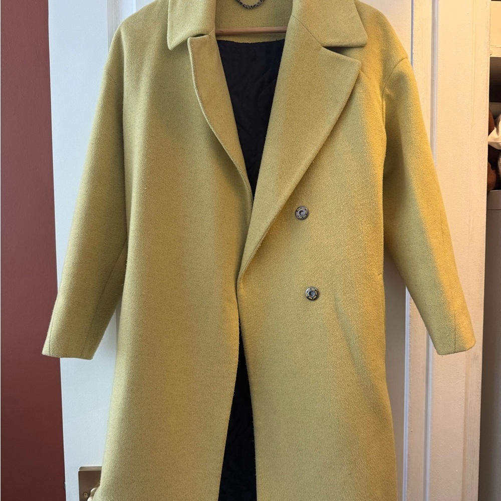Womens Wool-Cashmere Double-Breasted Coat in Lime